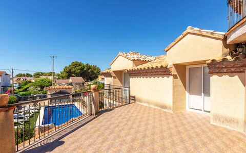 Villa Cantos: Residential Area, Architecture, Home, Balcony, Composite Material, Shade, Estate, Suburb, Fence, Hacienda