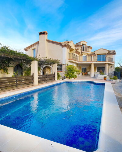 Villa Cantos