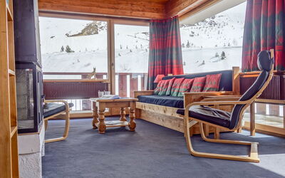 La Grande Casse (Lavachet) 220.3: Furniture, Wood, Comfort, Window, Building, Curtain, Interior Design, Shade, Living Room, Floor