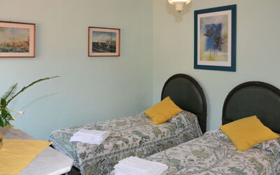 Accommodation:&nbsp;Superba Vista 609.2