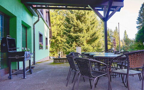 Jelení Kout: Table, Shade, Window, Plant, Tree, Interior Design, Outdoor Furniture, Building, Outdoor Table, Leisure