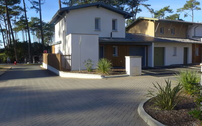 Seignosse 510: Plant, Building, Property, Sky, Window, Tree, House, Door, Road Surface, Asphalt