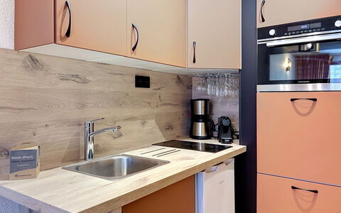 Tignes 310: Kitchen Appliance, Kitchen, Countertop, Cabinetry, Major Appliance, Kitchen Sink, Home Appliance, Furniture, Wood, Interior Design