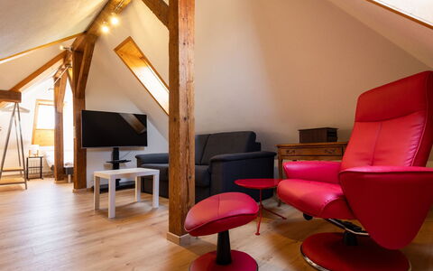 Spatzennest: Furniture, Interior Design, Flooring, Floor, Wood, Room, Wood Flooring, Ceiling, Chair, Living Room