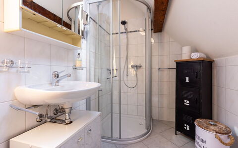 Spatzennest: Bathroom, Plumbing Fixture, Bathroom Sink, Interior Design, Sink, Flooring, Tap, Floor, Plumbing, Toilet