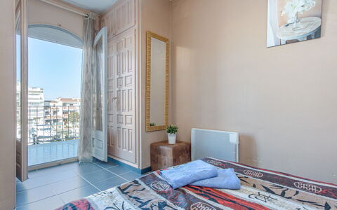 Port Salins: Property, Building, Azure, Picture Frame, Wood, Textile, Window, Interior Design, Comfort