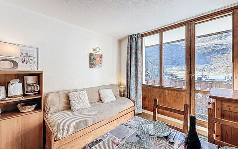 Tignes 330: Apartment, Furniture, Room, Mountain Range, Ceiling, Glacial Landform, Alps, Hotel, Pillow, Bedroom