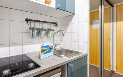 Rond Point des Pistes (Val Claret) 330.19: Kitchen Sink, Countertop, Sink, Tap, Cabinetry, Property, Plumbing Fixture, Kitchen Stove, Kitchen, Building