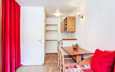 Rond Point des Pistes (Val Claret) 330.25: Interior Design, Wood, Flooring, Floor, Furniture, Ceiling, Room, Apartment, Wood Stain, Living Room