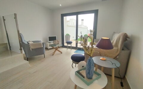 Residencial Panoramic: Furniture, Chair, Comfort, Table, Building, Interior Design, Wood, Floor, Armrest
