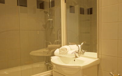 Accommodation:&nbsp;Les Moutières B1 et B2 (Val Claret) 335.20