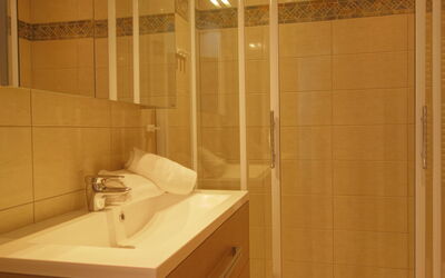 Accommodation:&nbsp;Les Moutières B1 et B2 (Val Claret) 335.8