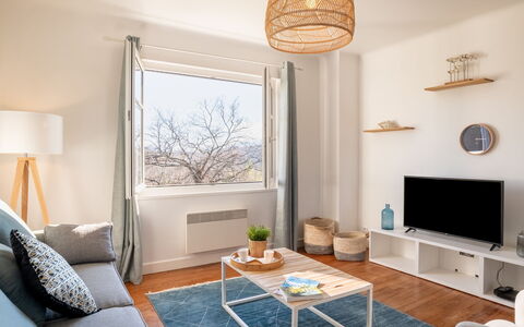 Errepira: Property, Furniture, Table, Couch, Blue, Azure, Wood, Window, Comfort, Lighting