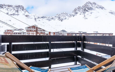 Tignes 340: Snow, Winter, Freezing, Glacial Landform, Balcony, Outdoor Furniture, Ice, Alps