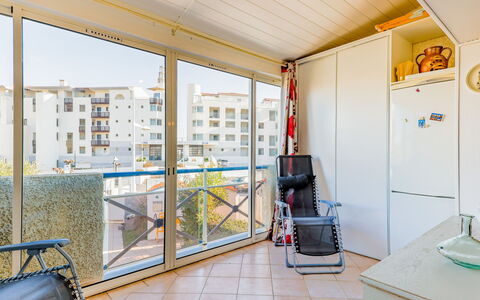 Les Jardins du Nil: Building, Lighting, Architecture, Floor, Flooring, Real Estate, Shade, Wood, Chair, Condominium