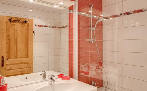 Tignes 350: Plumbing Fixture, Property, Photograph, Tap, Shower Head, Sink, White, Bathroom, Shower