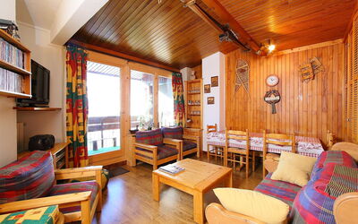Accommodation:&nbsp;Le Curling a (Val Claret) 350.17