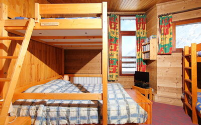 Accommodation:&nbsp;Le Curling a (Val Claret) 350.17