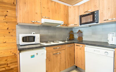 Accommodation:&nbsp;Le Curling a (Val Claret) 350.8