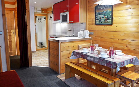 Tignes 375: Room, Property, Interior Design, Furniture, Building, Cabinetry, House, Ceiling, Floor, Real Estate