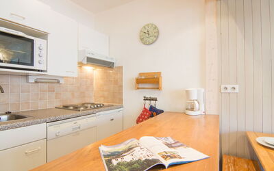 Accommodation:&nbsp;Le Curling B (Val Claret) 380.27