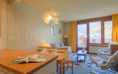 Accommodation:&nbsp;Le Curling B (Val Claret) 380.27