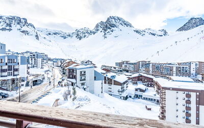 Accommodation:&nbsp;Le Curling B (Val Claret) 380.43