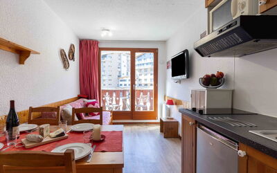 Accommodation:&nbsp;Chalet Club (Val Claret) 397.7