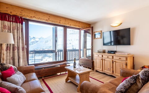 Accommodation:&nbsp;Le Bec Rouge (Le Lac) 480.10
