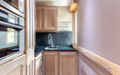 Accommodation:&nbsp;Le Bec Rouge (Le Lac) 480.9