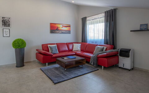Accommodation:&nbsp;La Mer 407.3