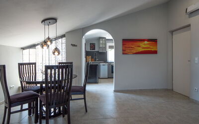 Accommodation:&nbsp;La Mer 407.3