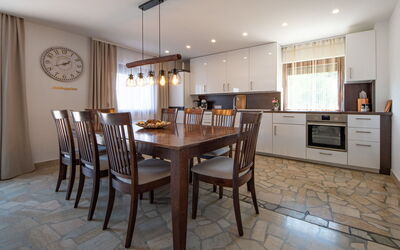 Accommodation:&nbsp;La Mer 407.2