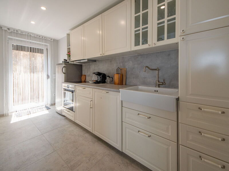 Accommodation:&nbsp;La Mer 407.1