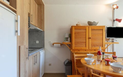 Accommodation:&nbsp;Asters 1204 Batiment B4 100.38