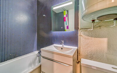 Accommodation:&nbsp;Asters 18 Bâtiment C1 100.35