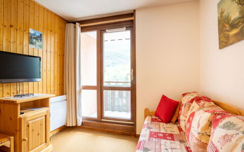 Astragale 412 a: Furniture, Property, Cabinetry, Building, Comfort, Window, Wood, Lighting, Interior Design, Floor