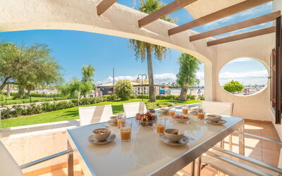 Carabela Front Beach & Pool