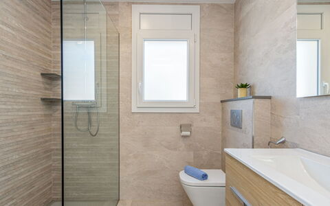 Filisa: Plumbing Fixture, Bathtub, Property, Window, Bathroom, Building, Purple, Interior Design, Architecture