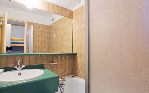 Les Menuires 500: Bathroom, Room, Property, Interior Design, Tap, Wall, Tile, Architecture, Plumbing Fixture, Bathroom Sink