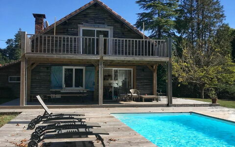 La Grange du Belon: Water, Sky, Plant, Property, Building, Window, Tree, Wood, Shade, House