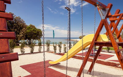 Accommodation:&nbsp;Luxury Beachside Villa Porto Bus 311.1