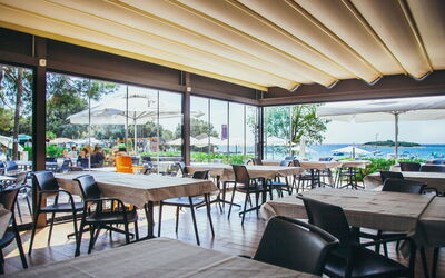 Accommodation:&nbsp;Luxury Beachside Villa Porto Bus 311.1