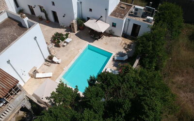 Racale 114: Water, Property, Building, Plant, Swimming Pool, Window, Azure, Tree, Urban Design, House
