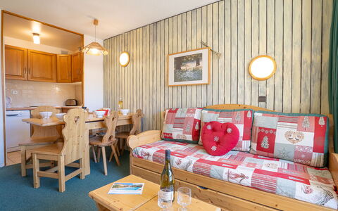 Accommodation:&nbsp;Origanes 226 200.4
