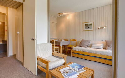 Accommodation:&nbsp;Origanes 324 200.3