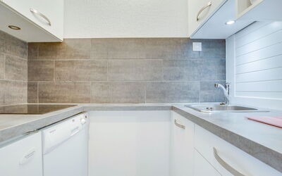 Accommodation:&nbsp;Origanes 324 200.3