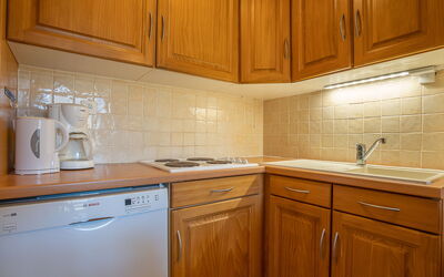 Accommodation:&nbsp;Origanes 225 200.2