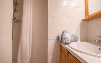 Accommodation:&nbsp;Origanes 226 200.4