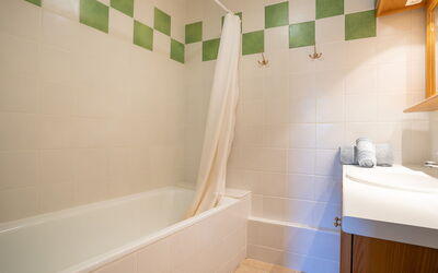 Accommodation:&nbsp;Origanes 226 200.4